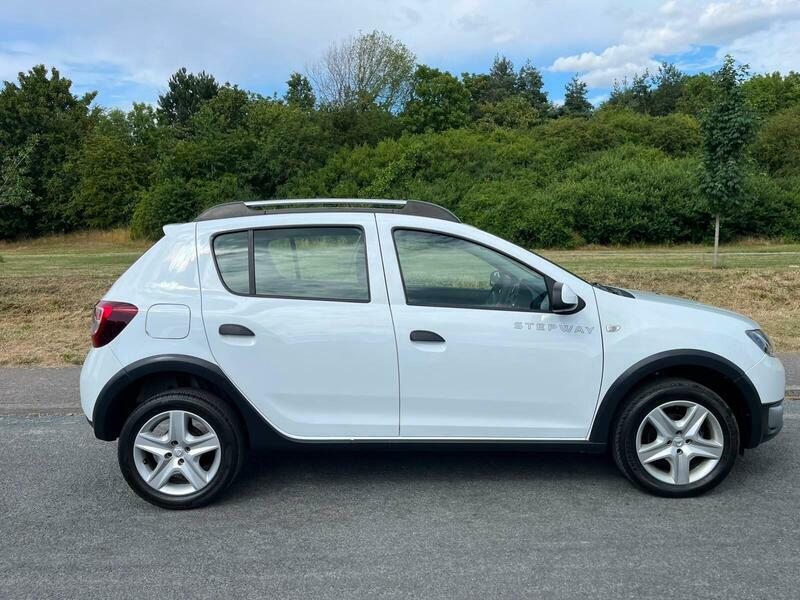 Dacia Sandero Stepway 1.5 Dci Laureate Euro 6 Ss White