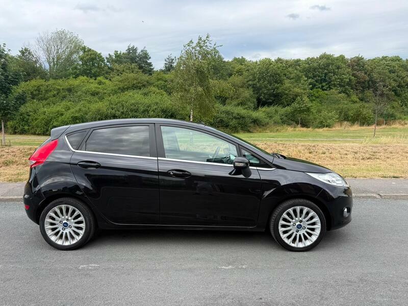 Ford Fiesta 1.4 Tdci Dpf Titanium Hatchback Silver