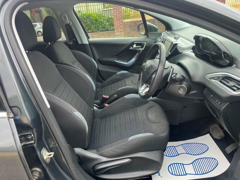 Peugeot 208 1L Access White #10