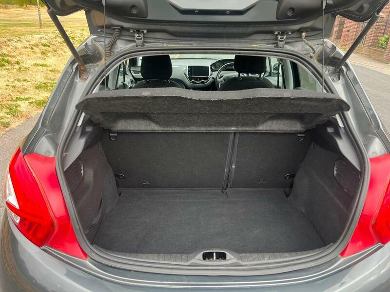 Peugeot 208 1L Access White #8