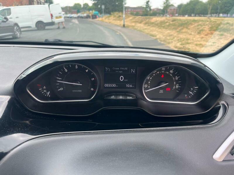 Peugeot 208 1L Access White #11