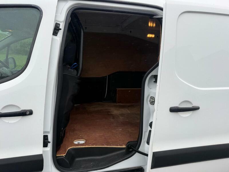 Citroen Berlingo 1.6 Bluehdi 625 Enterprise L1 White #2
