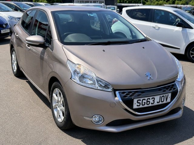 Peugeot 208 Hatchback SG63JOV Pink #2