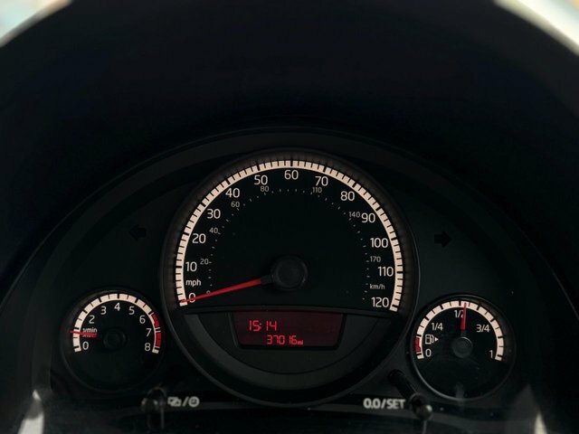 Volkswagen Up 1.0 Groove Up Euro 5 White #41