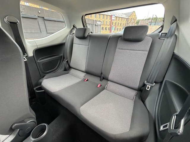 Volkswagen Up 1.0 Groove Up Euro 5 White #34