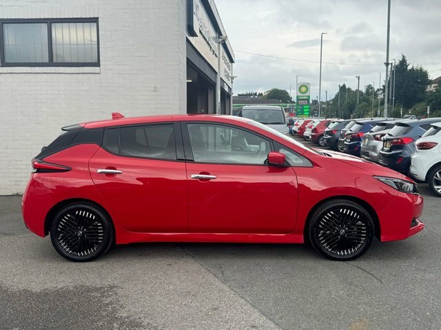 Nissan Leaf Hatchback Red #2