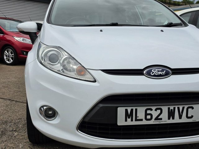Ford Fiesta Hatchback White #4