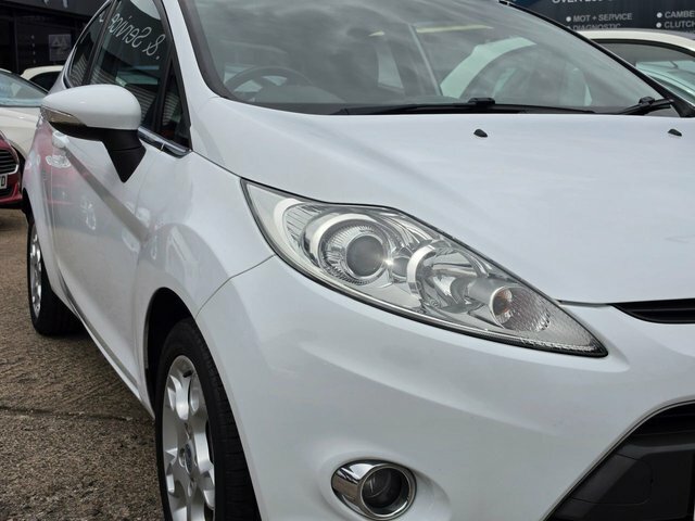 Ford Fiesta Hatchback White #3