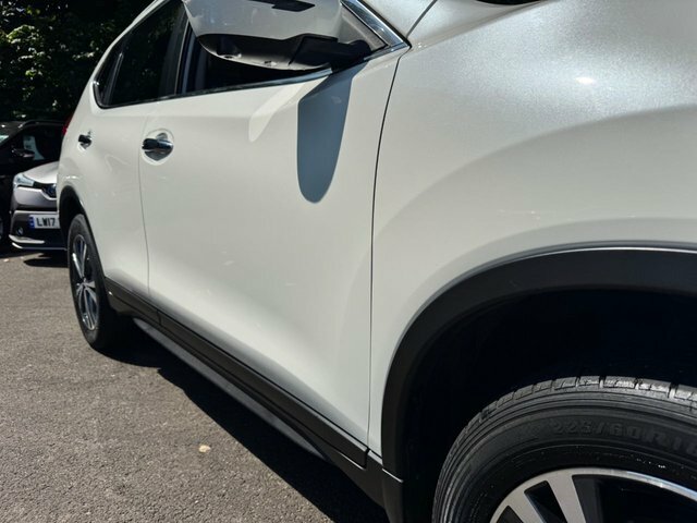 Nissan X-Trail Suv White