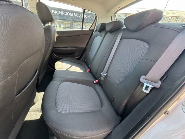 Hyundai I20 1.2 Active Spec-silver-30 Tax-fsh-perfect 1St Car Silver #32