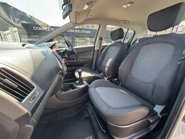 Hyundai I20 1.2 Active Spec-silver-30 Tax-fsh-perfect 1St Car Silver #31