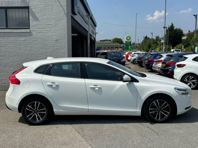 Volvo V40 Hatchback White #2
