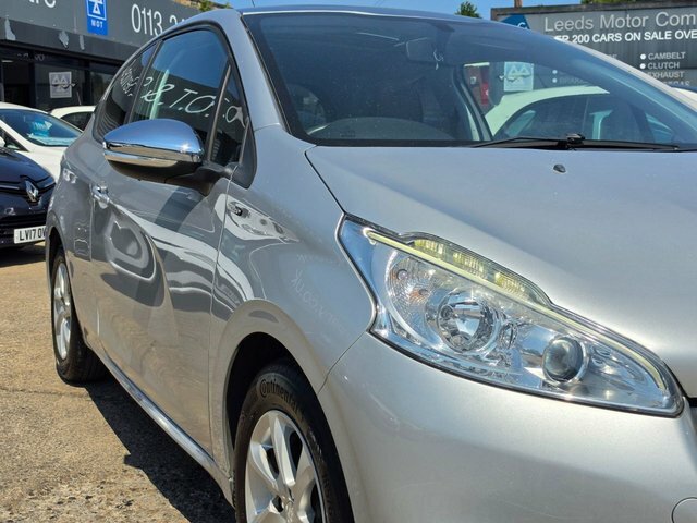 Peugeot 208 Hatchback Silver #3
