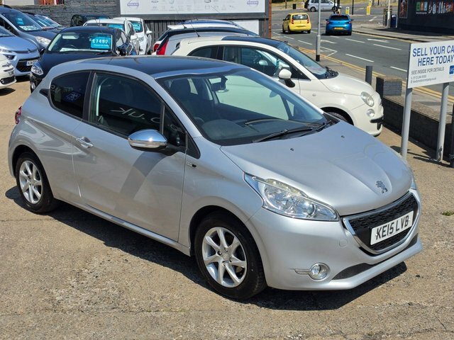 Peugeot 208 Hatchback Silver #2