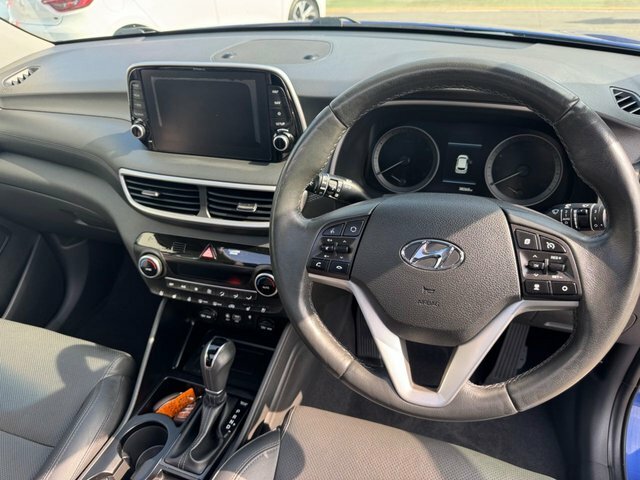 Hyundai Tucson Go Se White #37