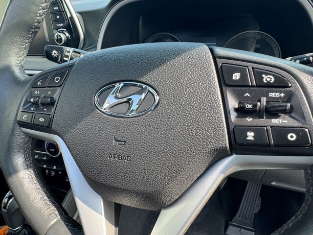 Hyundai Tucson Go Se White #40