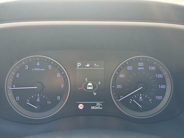 Hyundai Tucson Go Se White #42