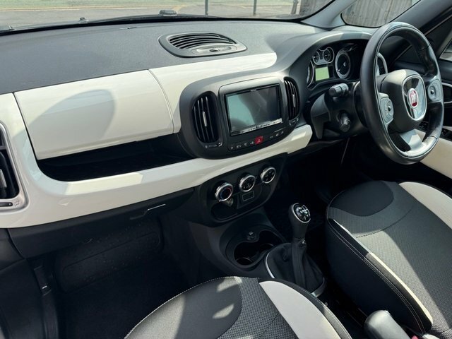 Fiat 500L Pop Black #40