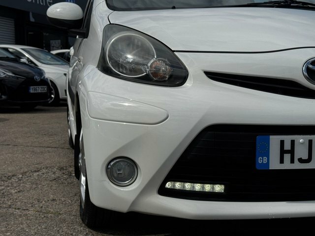 Toyota Aygo Hatchback White #3