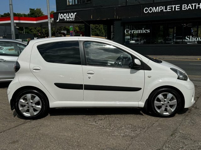 Toyota Aygo Hatchback White #4