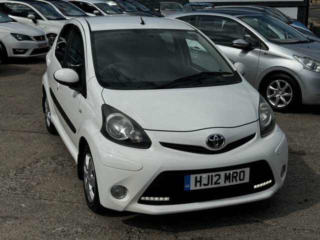 Toyota Aygo Hatchback White #2