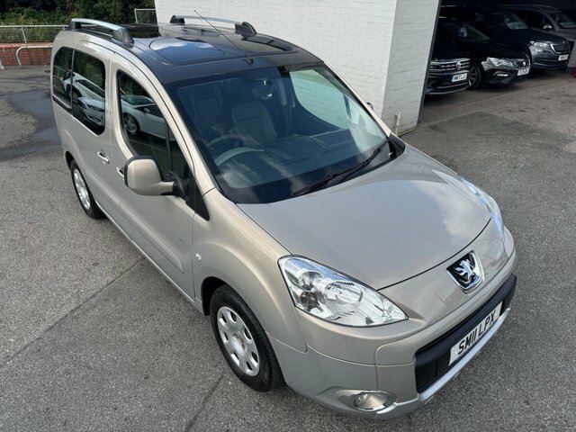 Peugeot Partner Tepee Mpv Red #8