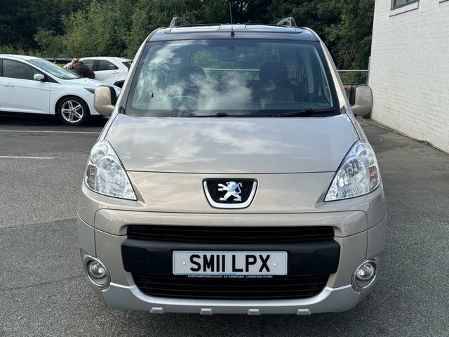 Peugeot Partner Tepee Mpv Red #7