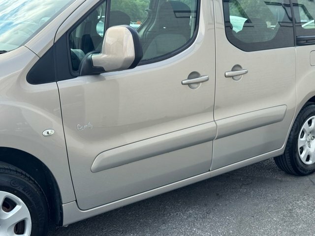 Peugeot Partner Tepee Mpv Red #11