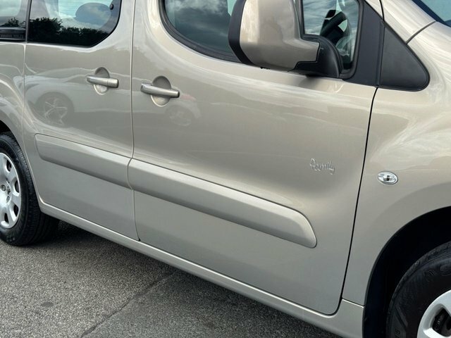 Peugeot Partner Tepee Mpv Red #10