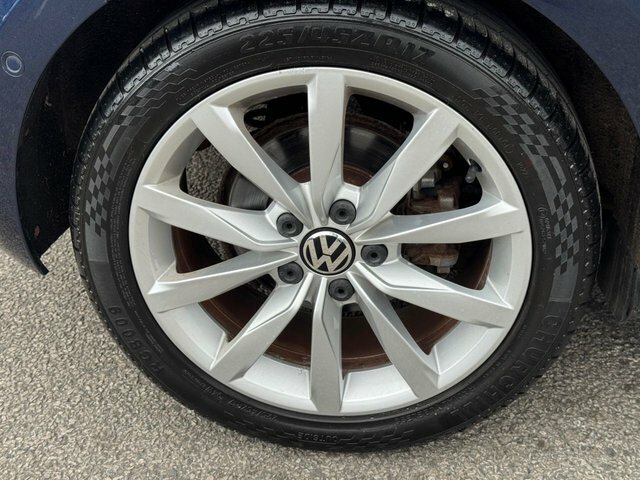 Volkswagen Golf 2.0 Tsi Gti Red #16