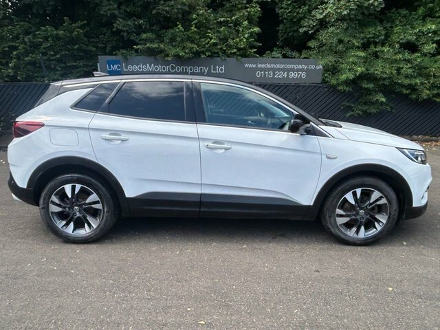 Vauxhall Grandland X Suv White #2