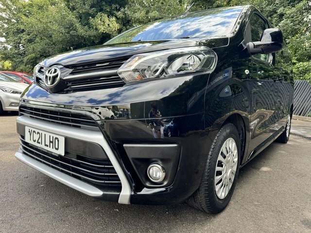 Toyota Proace Verso 1.5D Combi Medium Black #15
