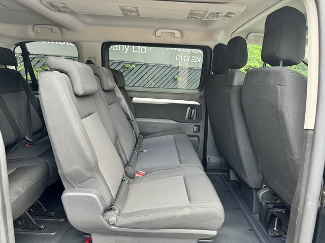 Toyota Proace Verso 1.5D Combi Medium Black #32