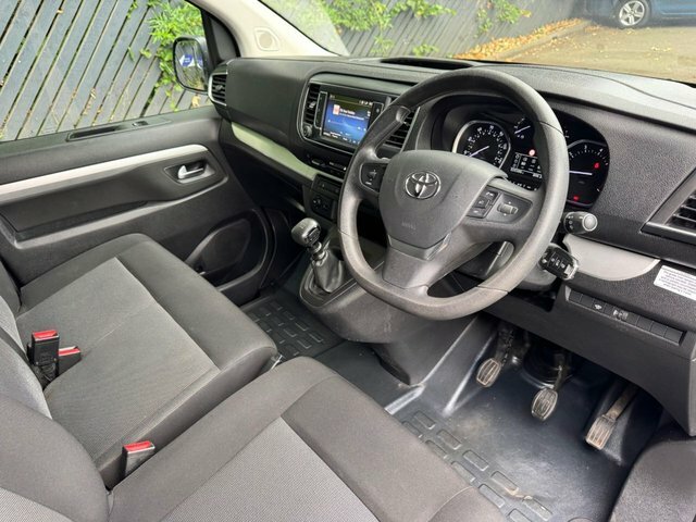 Toyota Proace Verso 1.5D Combi Medium Black #36