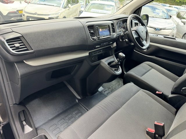 Toyota Proace Verso 1.5D Combi Medium Black #22