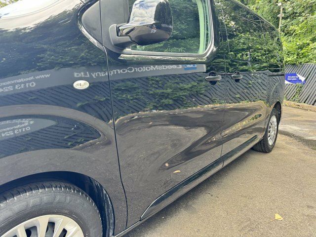 Toyota Proace Verso 1.5D Combi Medium Black #10