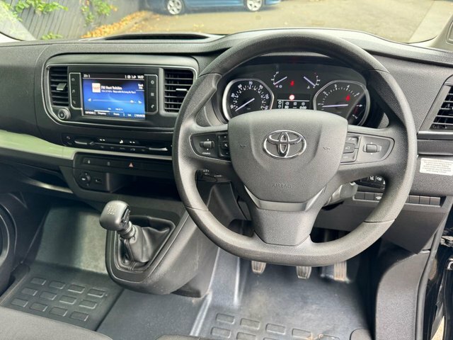 Toyota Proace Verso 1.5D Combi Medium Black #37