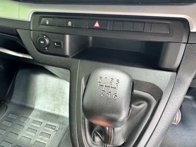 Toyota Proace Verso 1.5D Combi Medium Black #47