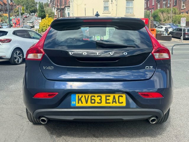 Volvo V40 Hatchback Blue #4