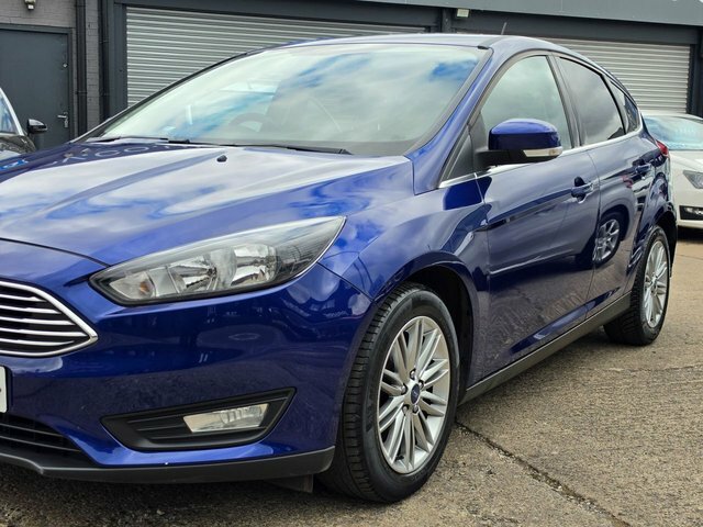 Ford Focus Hatchback Blue #6