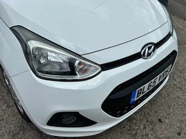 Hyundai I10 Hatchback White #4