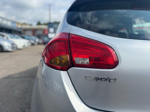 Kia Ceed 2 Eco With 0 Road Tax Silver #13