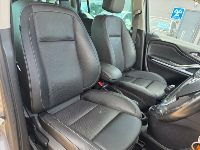 Vauxhall Zafira Tourer Design Red #32