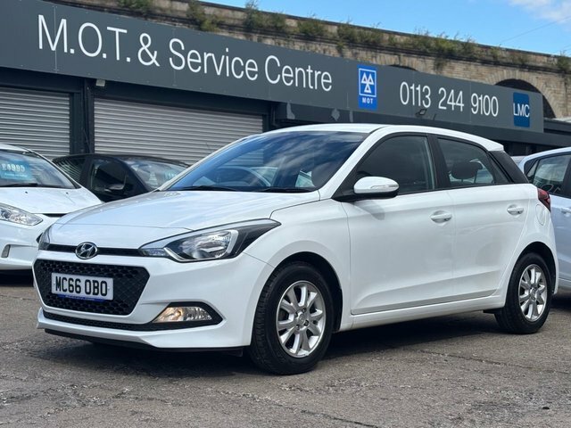 Hyundai I20 Hatchback White #6