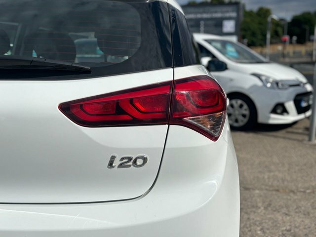 Hyundai I20 1.2 Premium Nav White #16