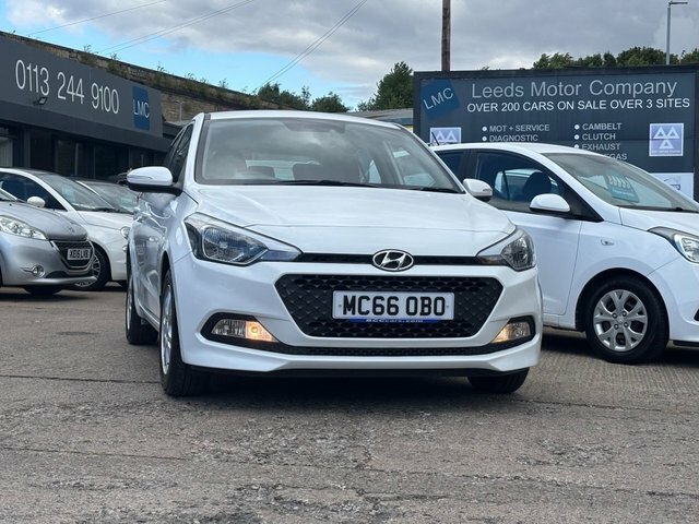 Hyundai I20 Hatchback White #3