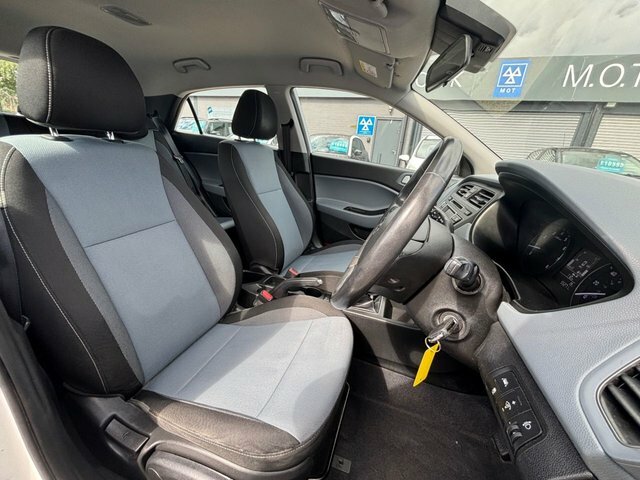 Hyundai I20 1.2 Premium Nav White #31