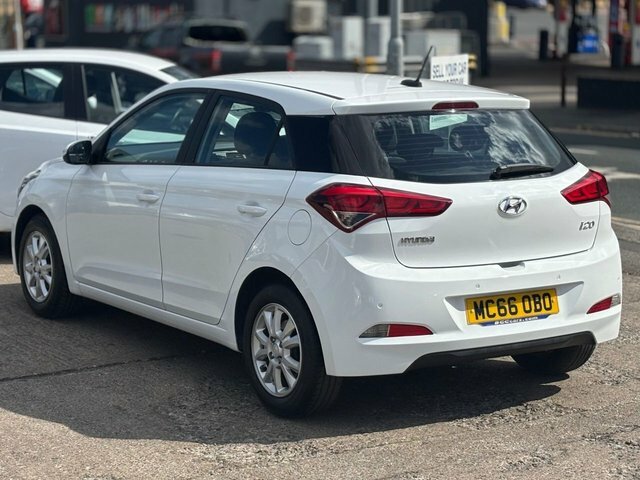 Hyundai I20 1.2 Premium Nav White #11