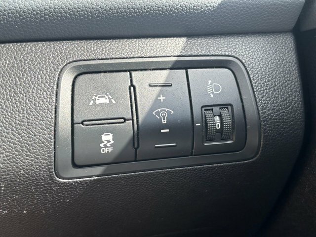Hyundai I20 1.2 Premium Nav White #47