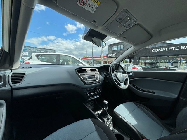 Hyundai I20 1.2 Premium Nav White #33